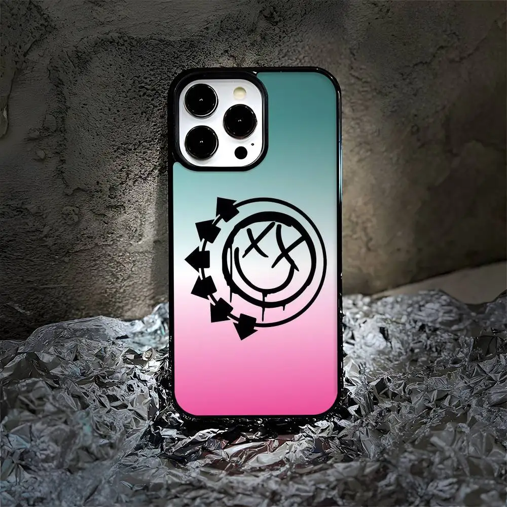 Band B-Blink-182 Handyhülle für iPhone 16 15 14 13 12 11 Pro Max Plus Mini magnetische Magsafe kabellose Ladeabdeckung – Detail 4