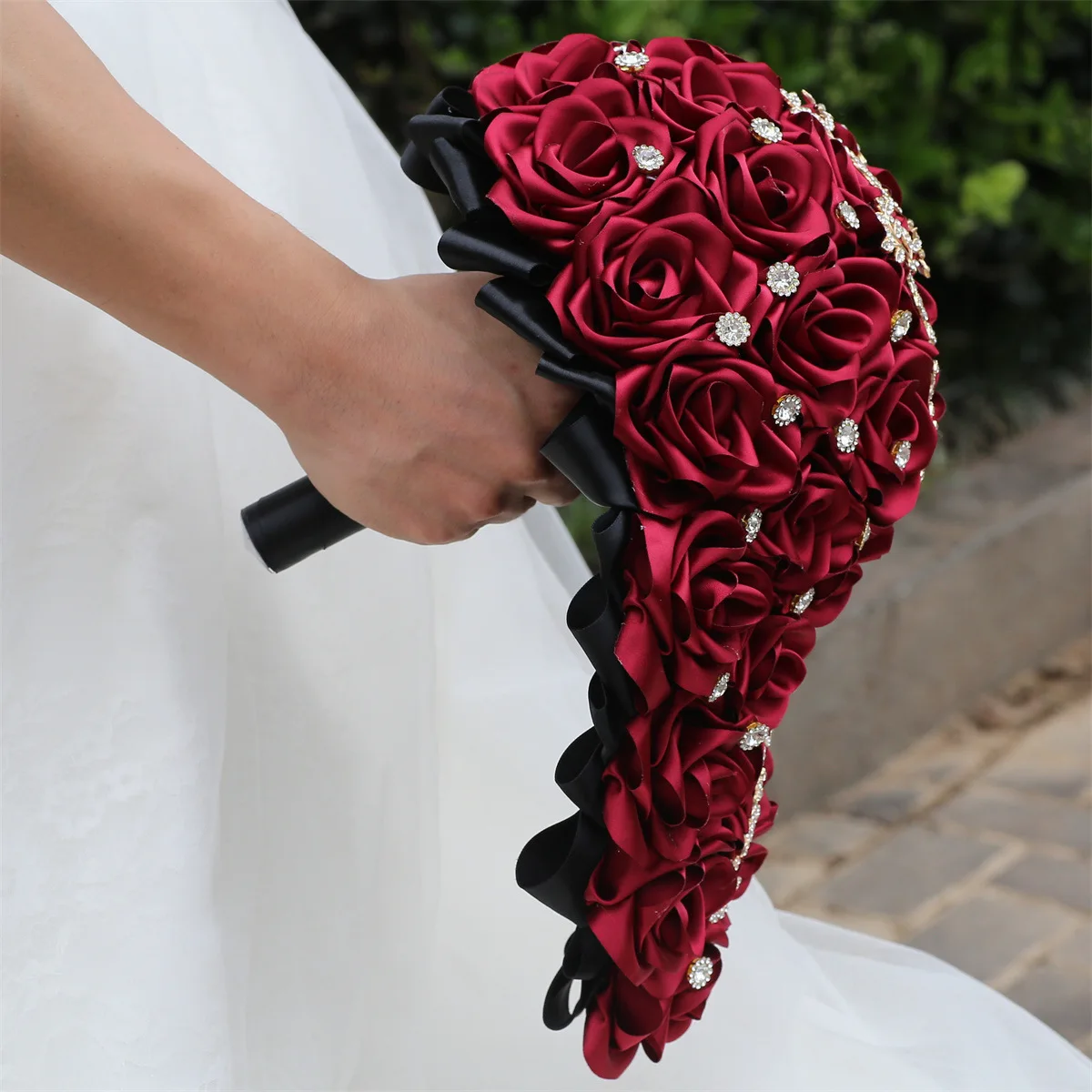 Golden Rhinestone Cascading Bride Bouquet Waterfall Rose Flower Romantic Wedding Party Decoration Confession Wedding Bouquet