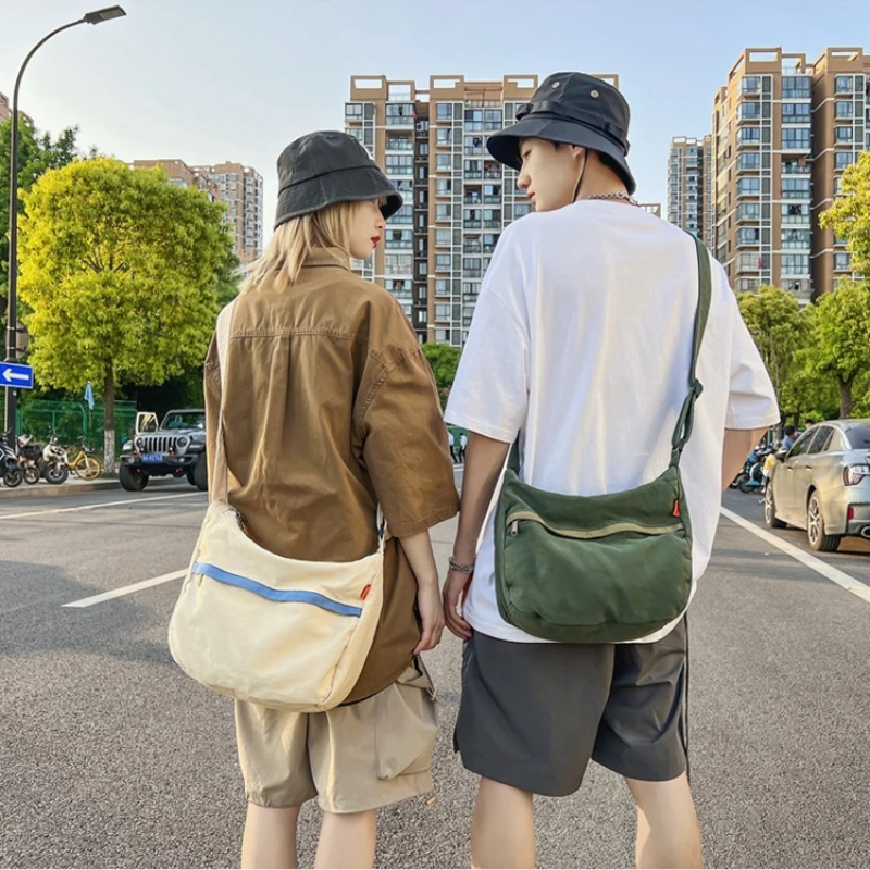 

Fashionable Trendy Washed Canvas Crossbody Bag Retro Art Work Dress Single Shoulder Bag Japanese Harajuku Couple Canvas Bag
