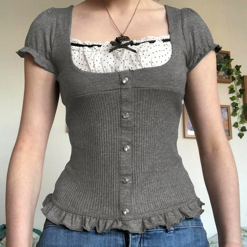 Camiseta elegante para mujer, con retazos de encaje, cuello cuadrado, de punto, dobladillo con volantes, Y2K, color gris