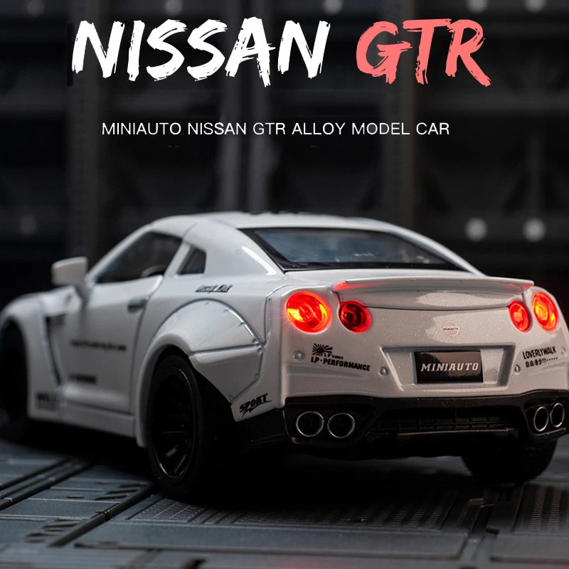 1:32 Scale Nissan GTR Racing Diecast Alloy Car Model Toys Simulation Vehicles with Sound Light Car CollectionKids Toy Gift 1 43 scale model alloy classic tuk tuk taxi bangkok thai tricycle taxi car toy diecast vehicles express delivery collection toy