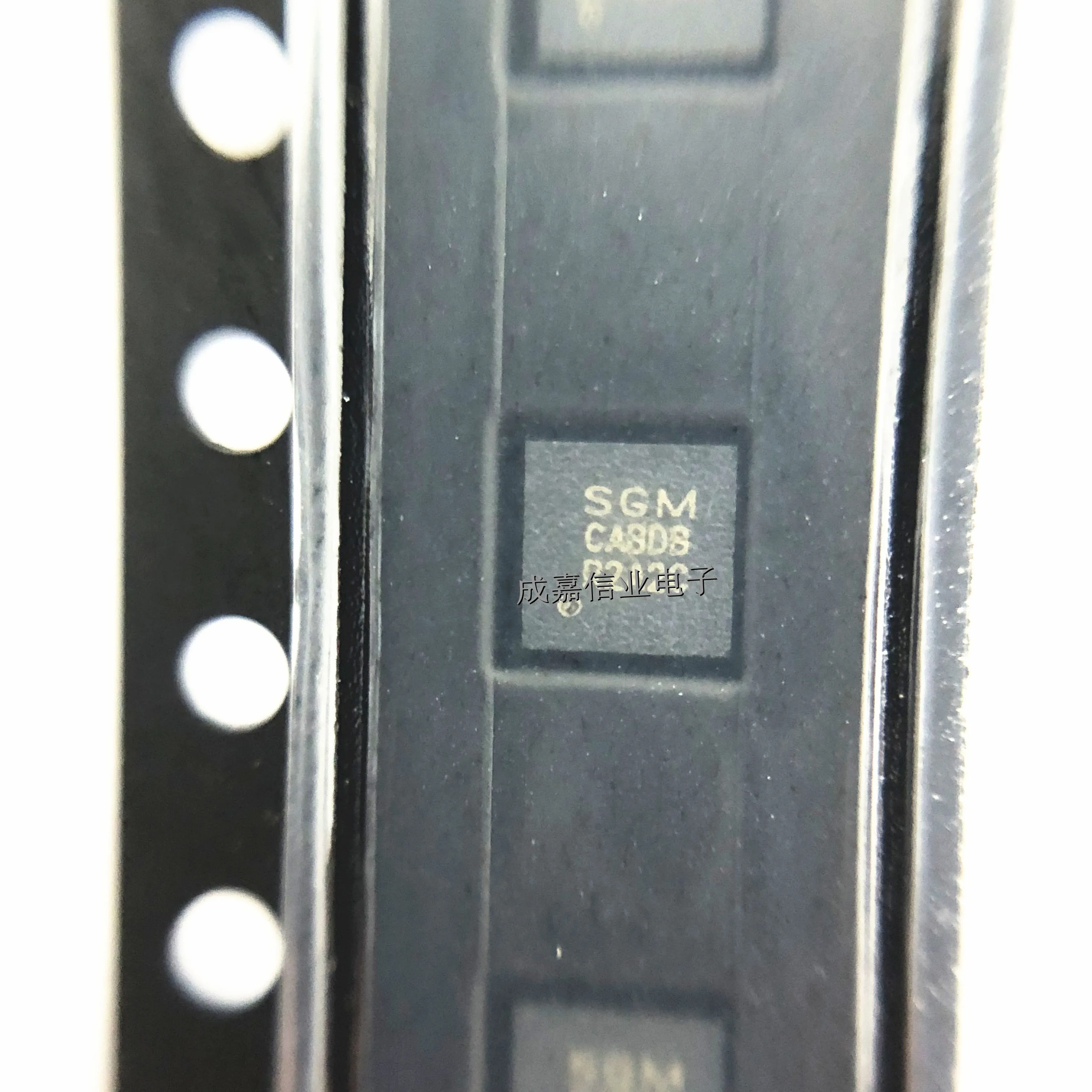 Рисунок 4 - SGM2205-3.3XTDB8G/TR TDFN-8L(3x3)