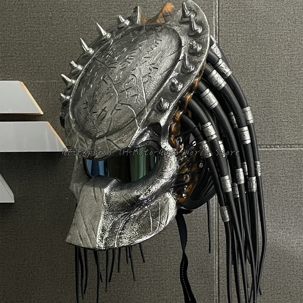 Рисунок 2 - Матовый черный шлем-хищник из АБС-пластика