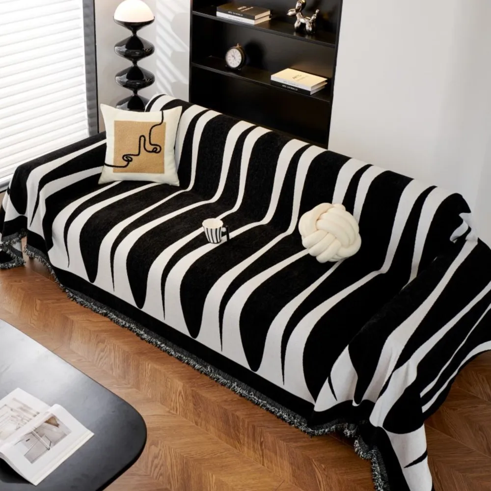 

Роскошный чехол для дивана с черными и белыми линиями, нескользящий тканевый чехол для дивана, покрывало для подушки, декоративный пылезащитный чехол, 2024