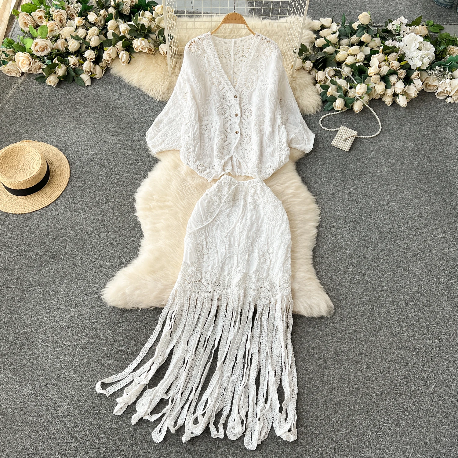

VANOVICH Bohemian Retro Embroidered Sweet V-neck Casual Loose Cardigan Shirt Design Tassel Slim High Waist Skirt Two-piece Set