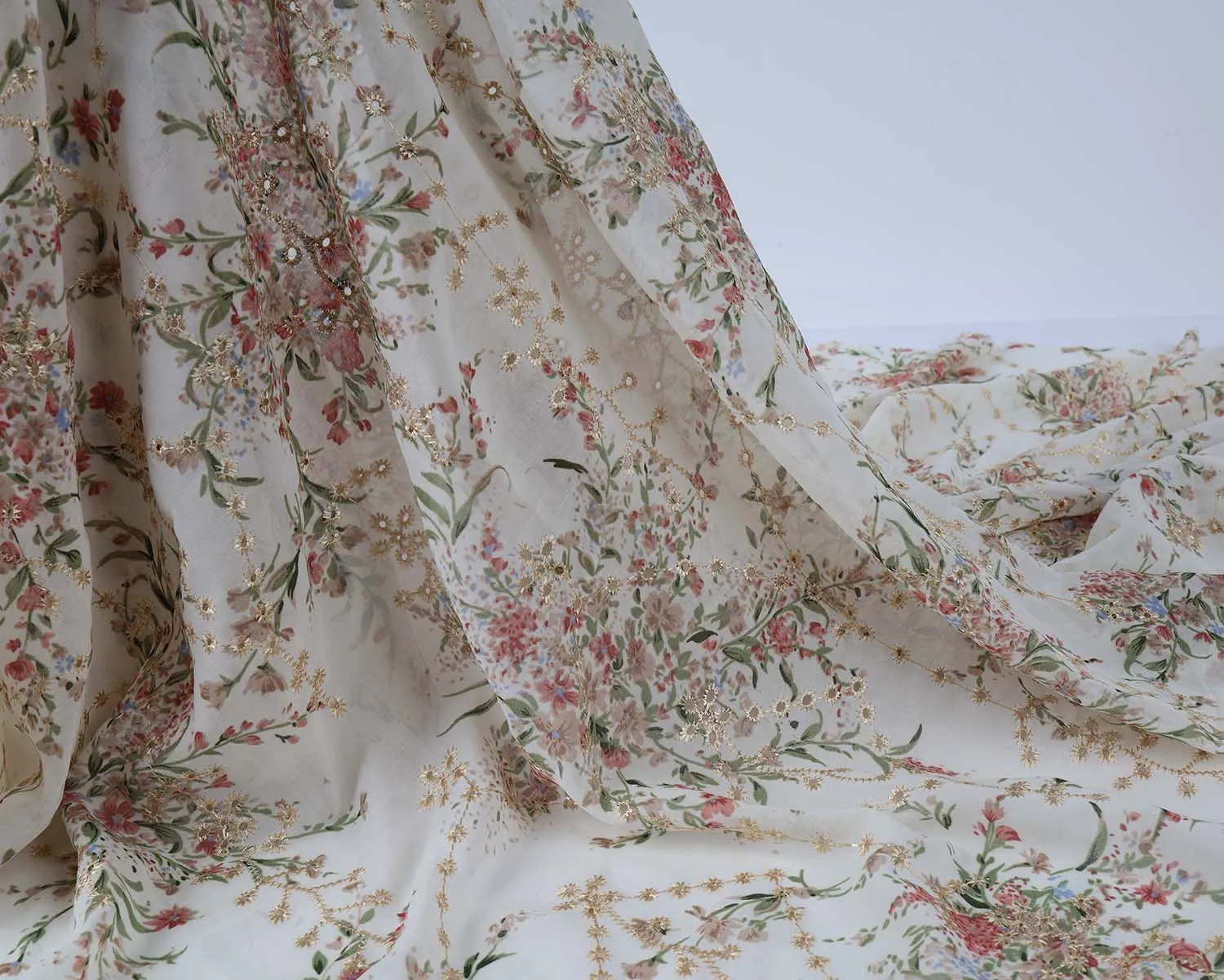 Tessuto in chiffon con stampa floreale di alta qualità, occhielli