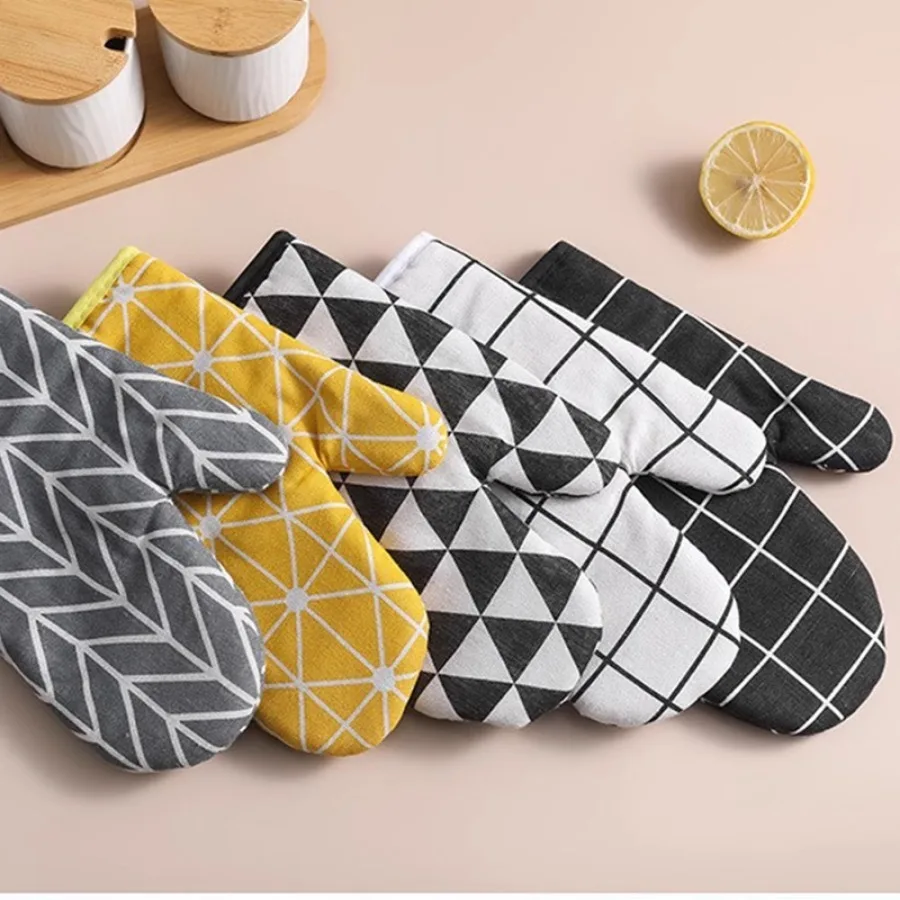 2 pieces of heat-insulating gloves heat-resistant microwave gloves high-temperature resistant kitchen and oven gloves