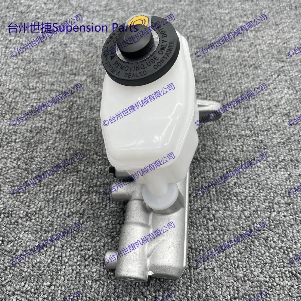 Brake Master Cylinder for Toyota 4RUNNER HILUX VII 2.7 3.0 3.4 1995-2015 47201-3D360