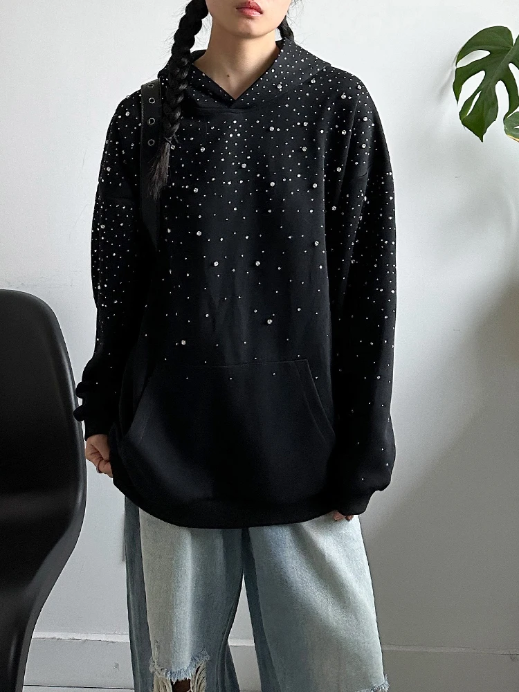 [EAM] Black Rhinestones Shining Thick Sweatshirt New Hooded Long Sleeve Women Big Size Fashion Tide Spring Autumn 2026 1DJ0096