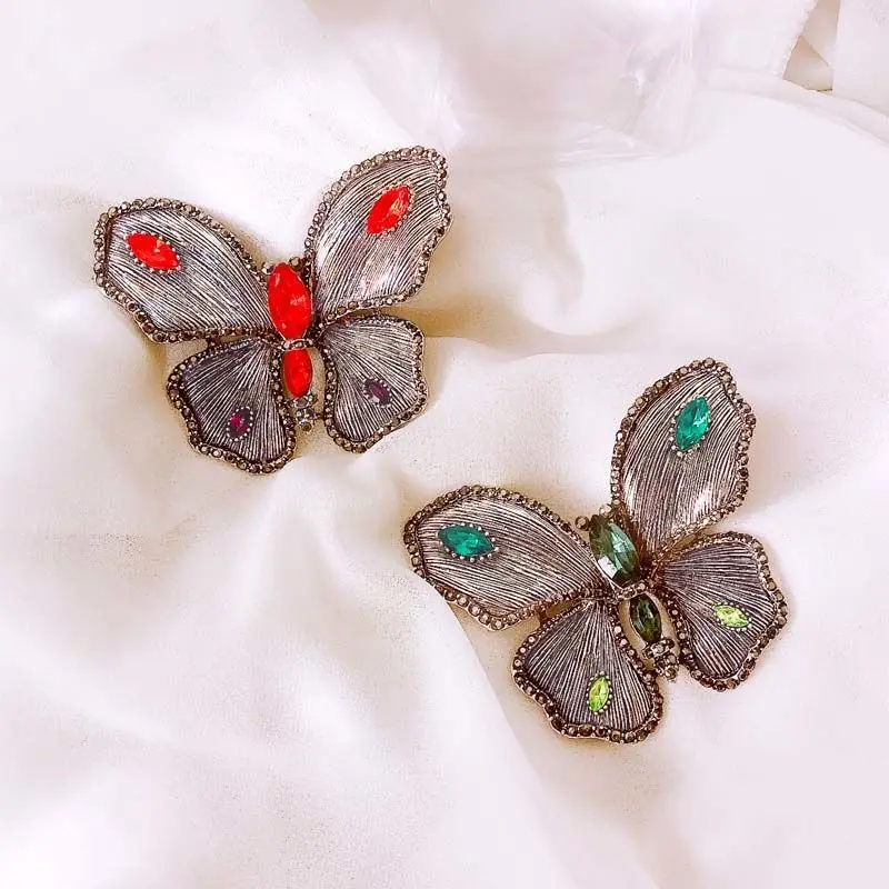 

Butterfly Brooch Women's Jacket Fashion All-Match Retro Atmosphere Elegant high-end Corsage Sweater Pin