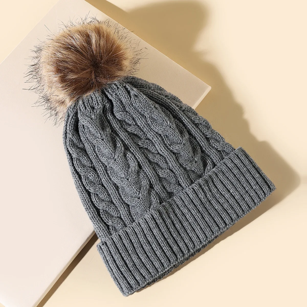 Bonnet Femme Hiver Pompon Chenille Torsadé – Doublure Polaire Très Chaud – Tricot Épais Doux & Élégant – Plusieurs Couleurs