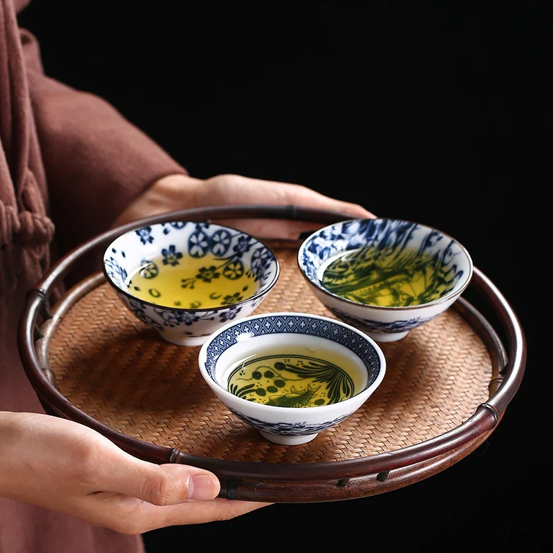 Blue And White Porcelain Teacup Chinese Kung Fu Tea Bowl For Puer Ceramic Atique Glaze Master Cup Kitchen Tea Set Accessories tea cup