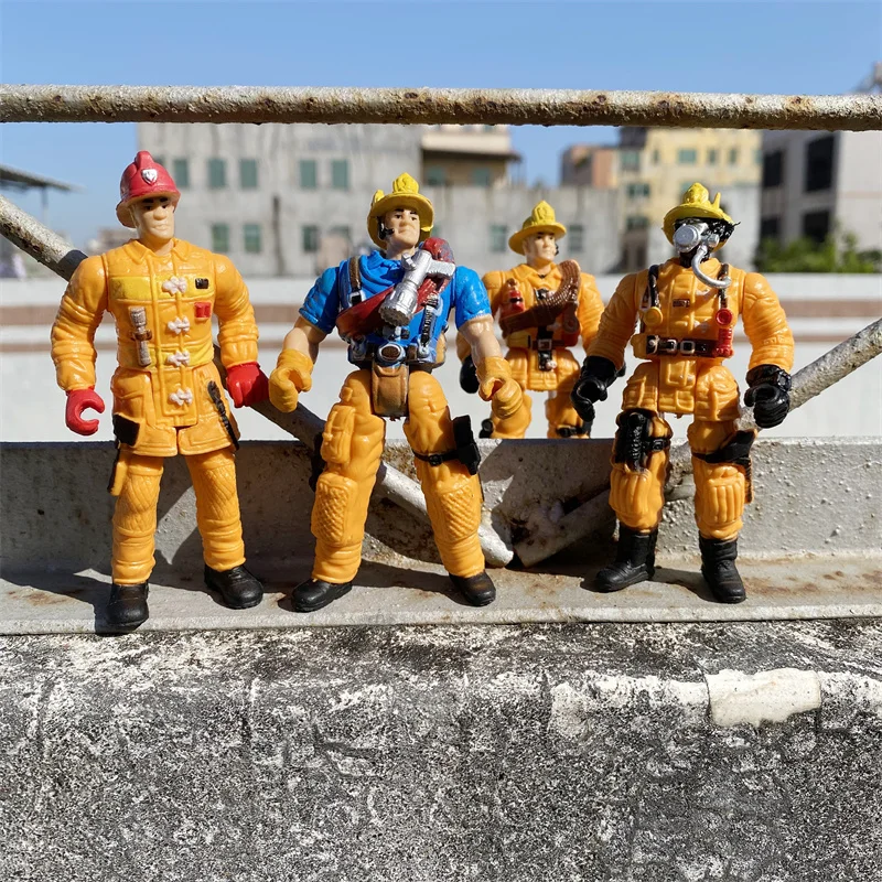 消防士の男性の兵士アクションフィギュアプレイセット、ツール、子供