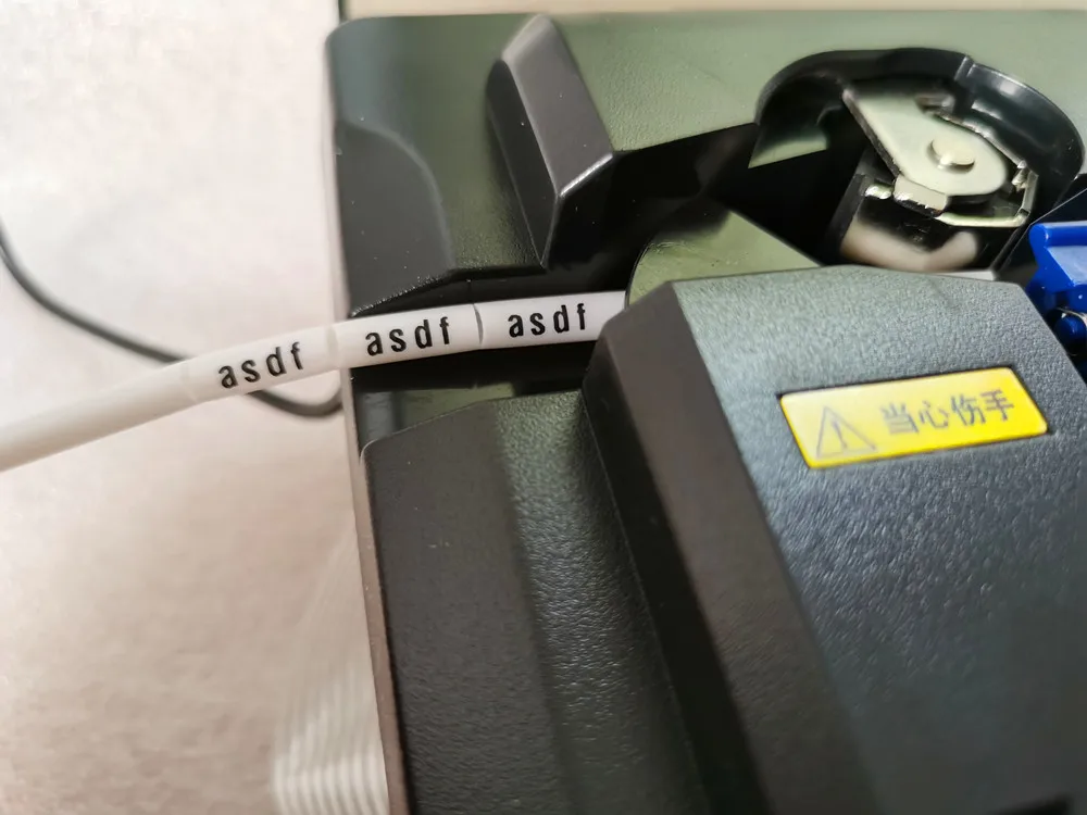 a máquina de escrever do tubo da