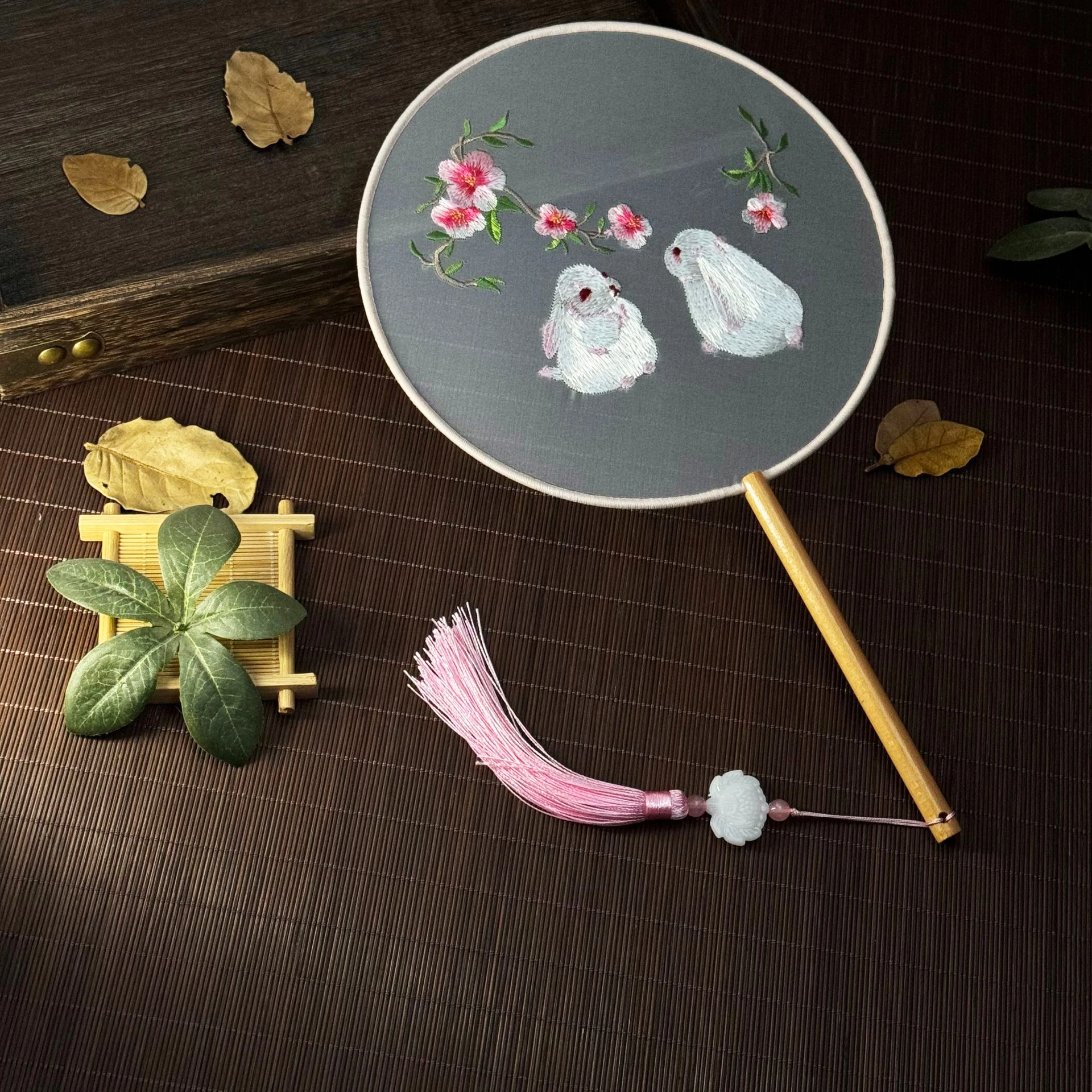 Vintage Group Fan Classical Dance Special Country Su Embroidery Fan Cheongsam Ancient Chinese Dress Double-sided Embroidery portable fan folding fan hand fan wooden hand fan silk fans