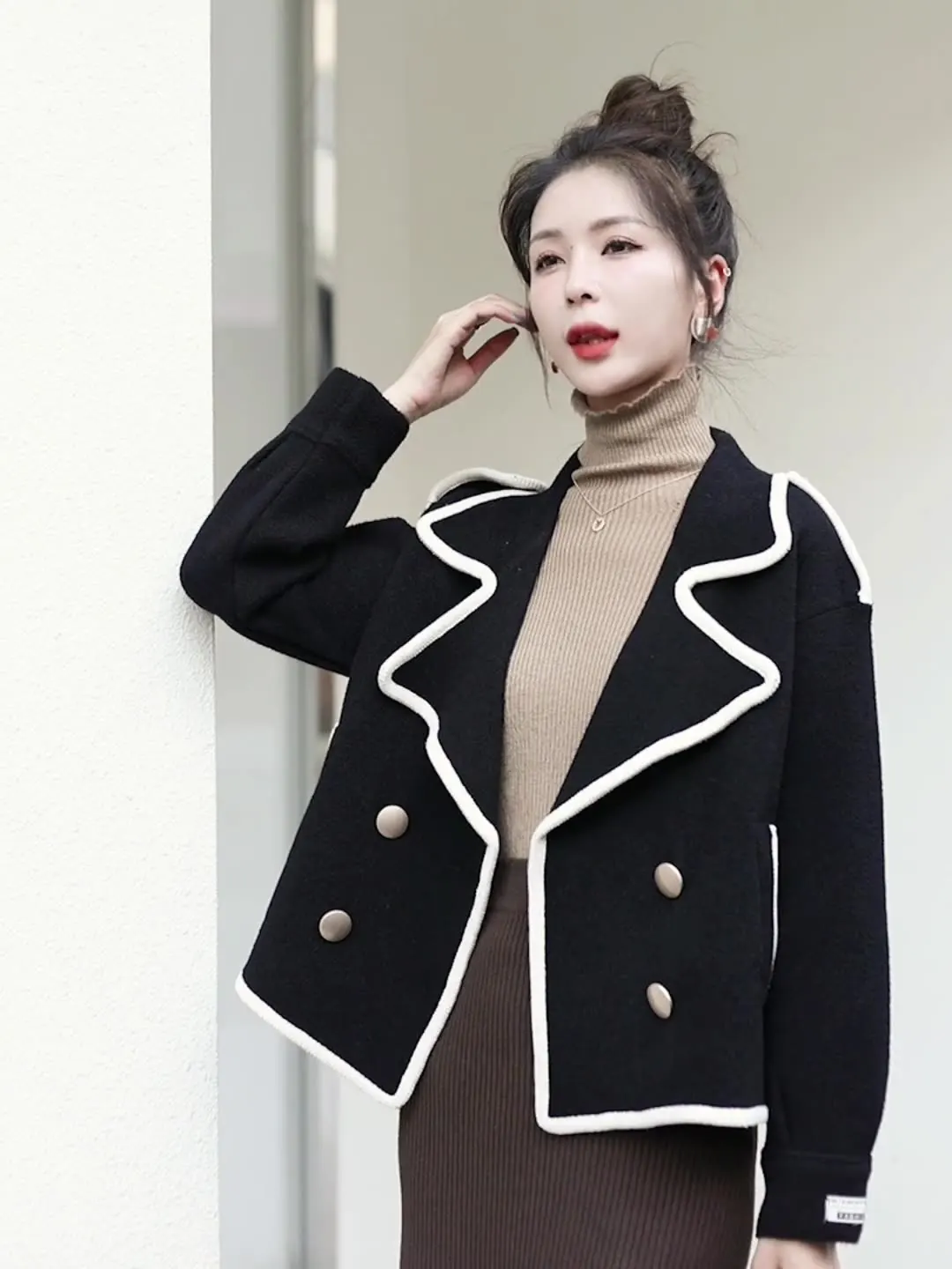 2024 New Woolen Coat Women's Short Autumn/Winter Turn Collar