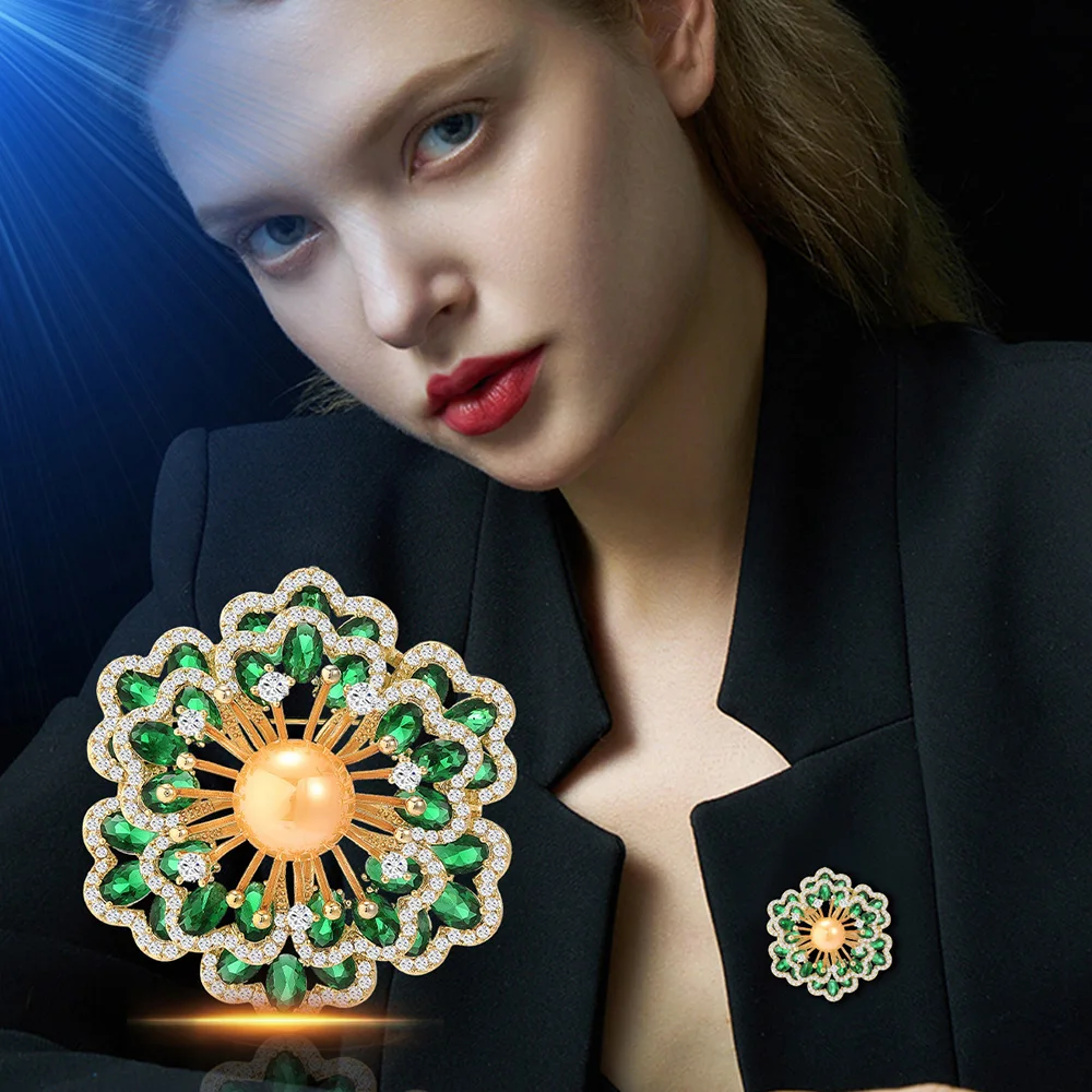 

Exquisite Imitation Pearl Rhinestone Flower Brooches for Women Elegant Circle Wreath Leaf Lapel Pins Wedding Decoration Jewelry