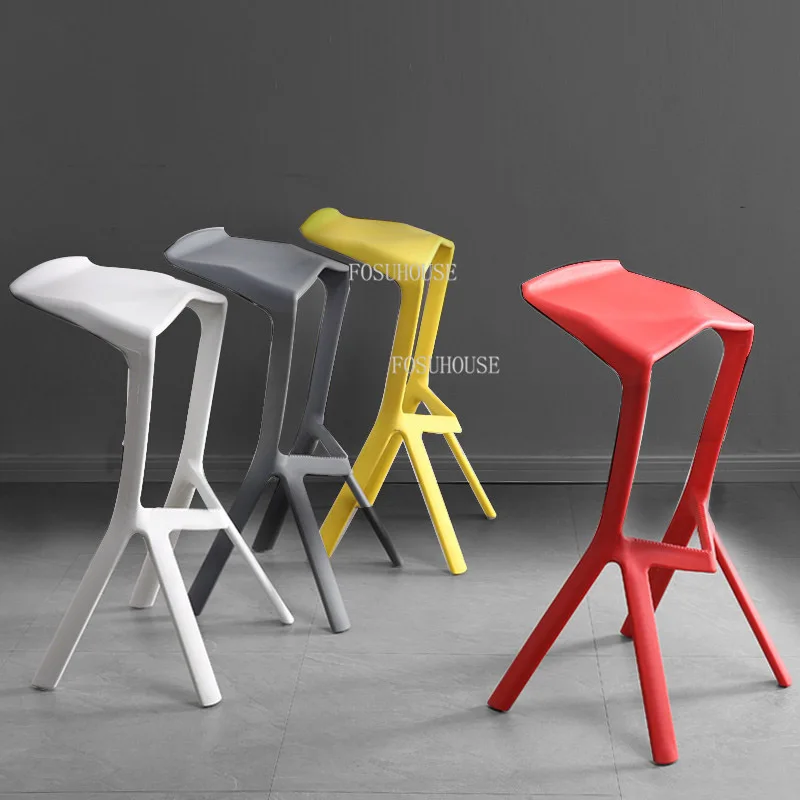 Modern Bar Chair Minimalist Bar Stools Plastic High Stool Single Stool Front Desk Chairs Outdoor Stacking Chair for Kitchen