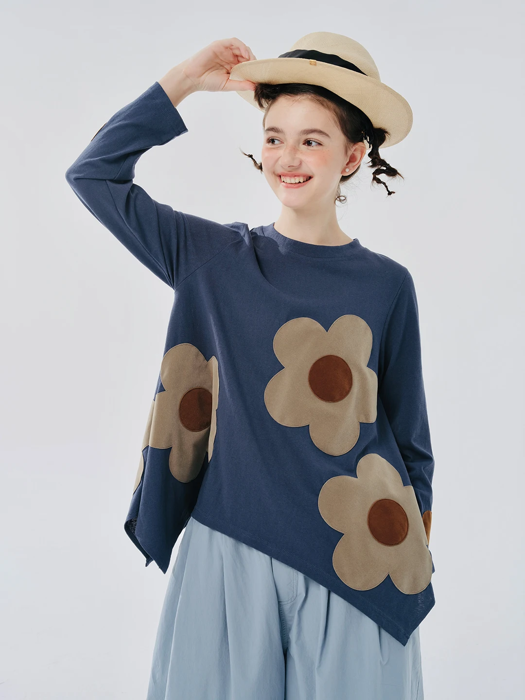 

IMAKOKONI original design blue long-sleeved round neck pullover flower print bottoming shirt T-shirt for women 244497