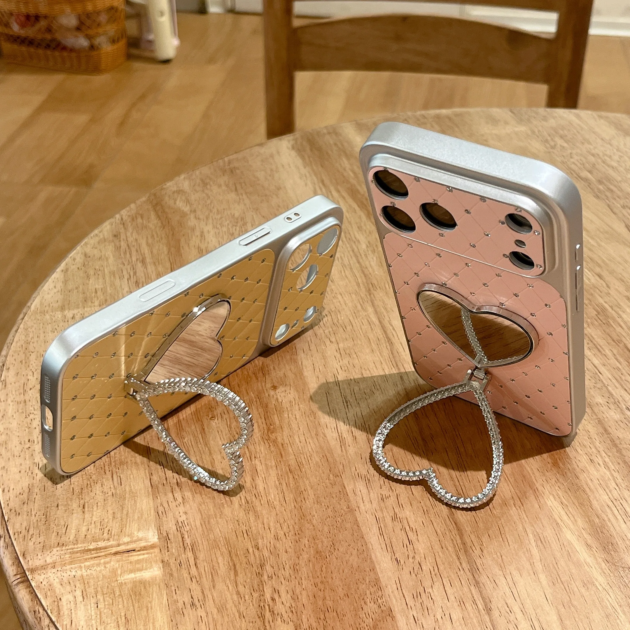 Invisible Bracket Case With Mirror And Heart For Iphone 16 Pro Max_voghion.com