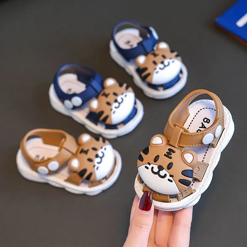 New Children Shoes Versatile Toe Cap Sandal Cartoon Boy Shoe Girl Casual Shoes Anti Slip Soft Soled Baby Shoe Outdoor Walk