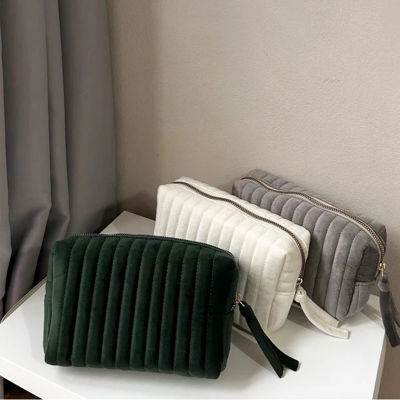 

Soft Velvet Makeup Bag Cosmetics Zipper Stitching Striped Storage Bag Retro Portable Mini Toiletries Organizer