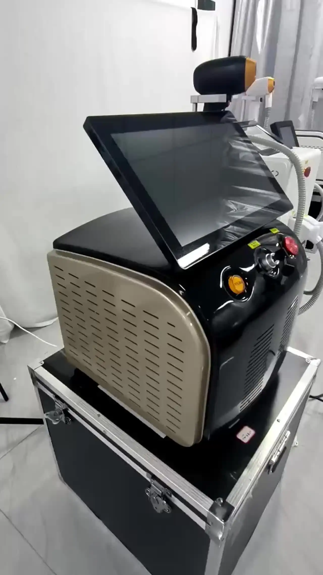 808 нм 755 1064 новейший портативный диодный лазер для удаления волос охлаждающая