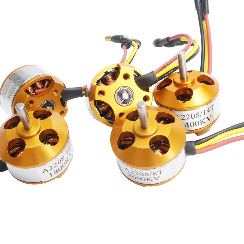 Vue rapprochée du rotor du moteur sans balais A2208, aimants internes et bobinage cuivre apparents