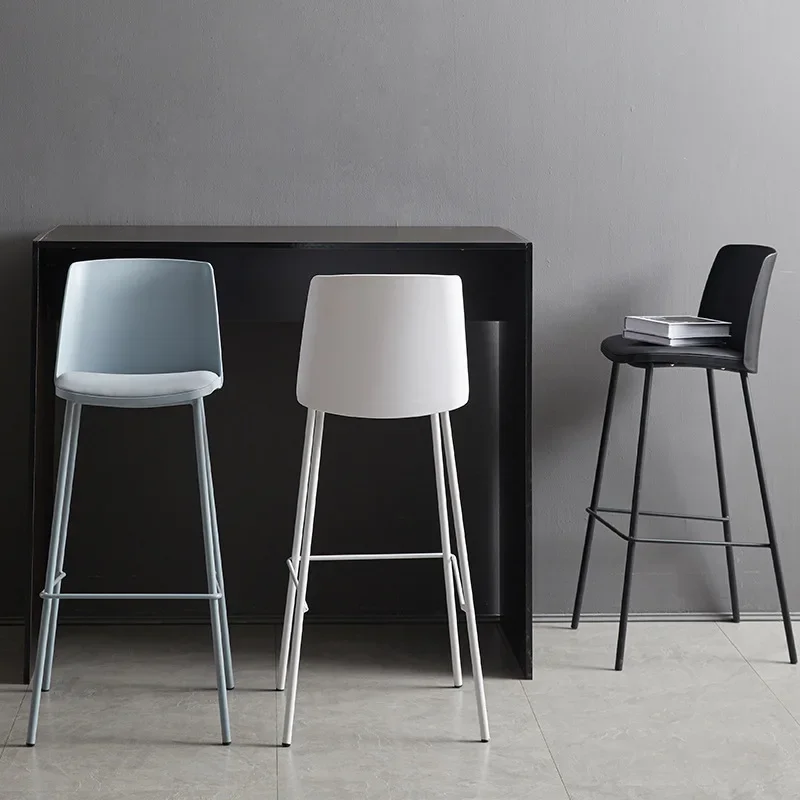 Рисунок 2 - Современный простой барный стул P02Modern