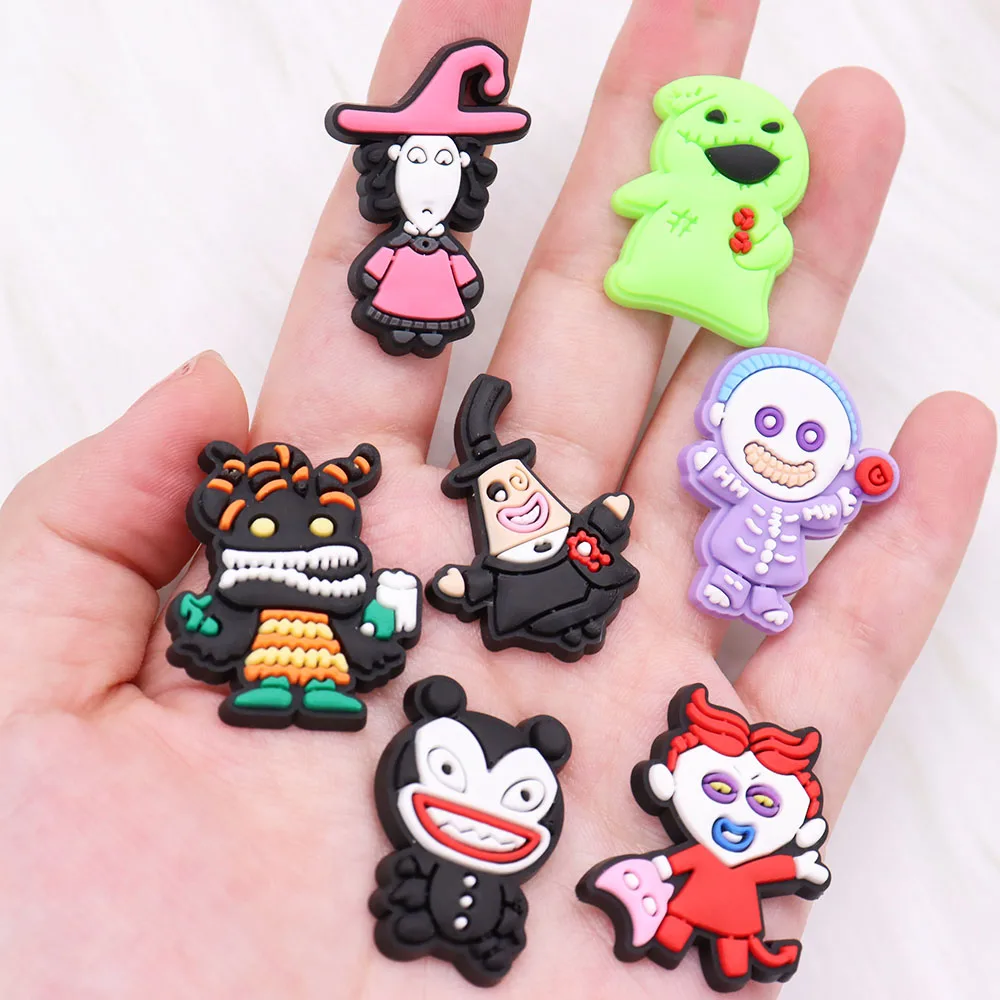 

7pcs Clown Terrifying Kids PVC Shoe Decorations Garden Sandals Shoes Accessories Fit DIY Croc Jibz Charm Backpack