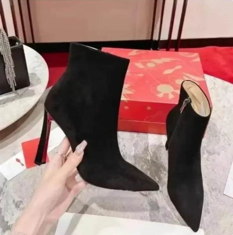 

Luxury Designer High Quality Women's Boots Genuine Leather Outsole Red Sole Shoes Hardware Chain Sexy Fashion Shoes 2024 NEW