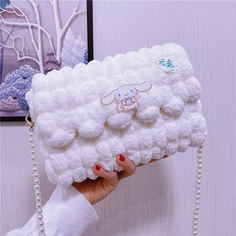 

Sanrio Kawaii Anime Cinnamoroll Homemade Hand Woven Plush Bag Cute New Handmade Crossbody Bag As A Gift for Girlfriend Toys Kids