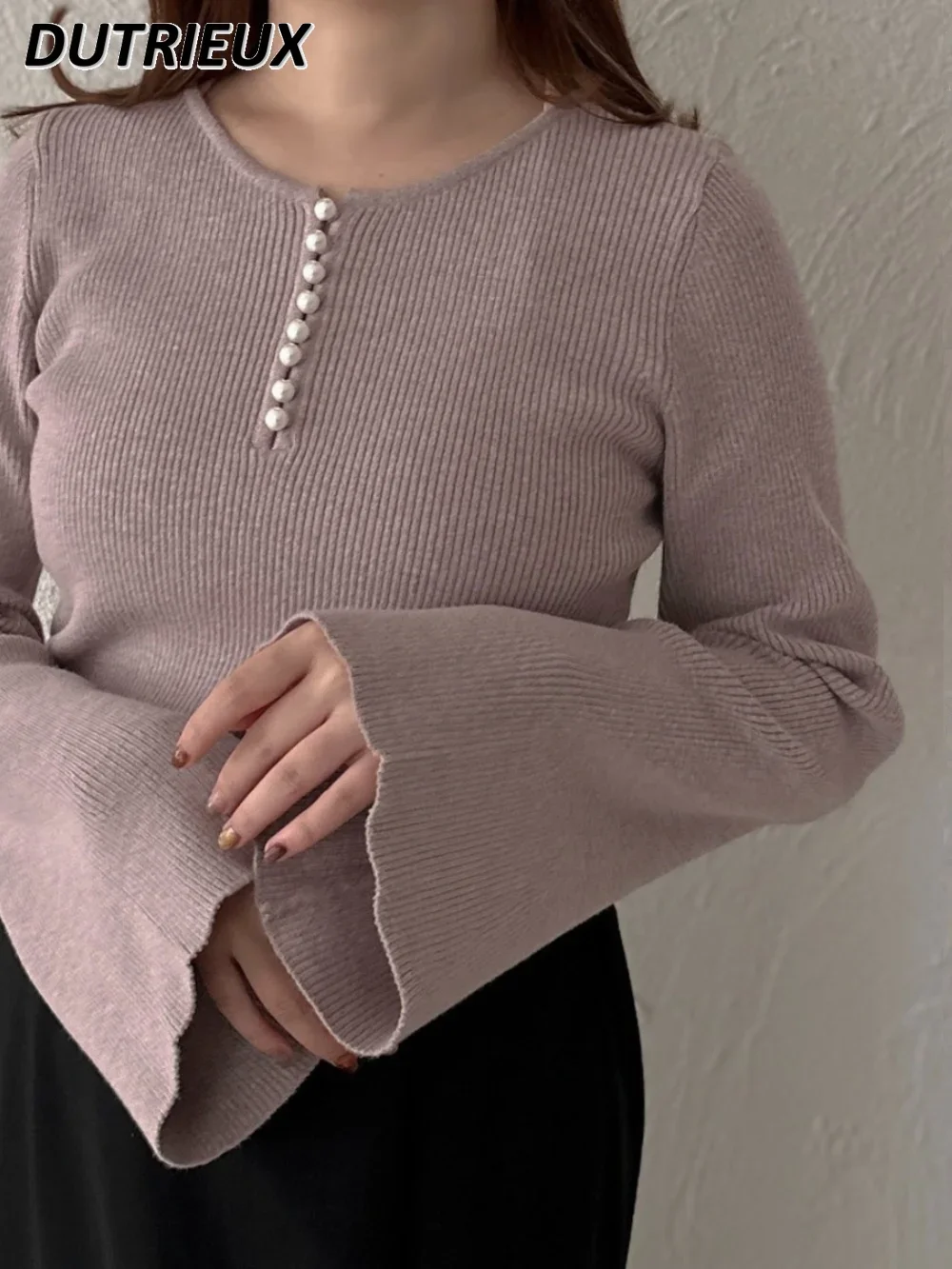 

Elegant Row Knitted Sweater Pearl Decoration Solid Color Women's Knitted Sweater Bell Sleeve Round Neck Pullover Sweater