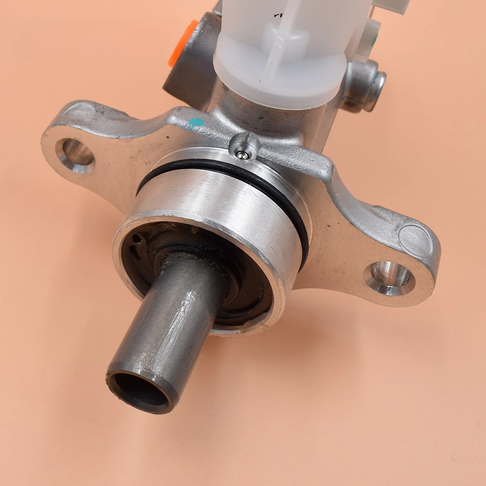 Brake Master Cylinder MR370247 Suitable for Mitsubishi Pajero Fourth Generation 4G93 4G94 1996-2001