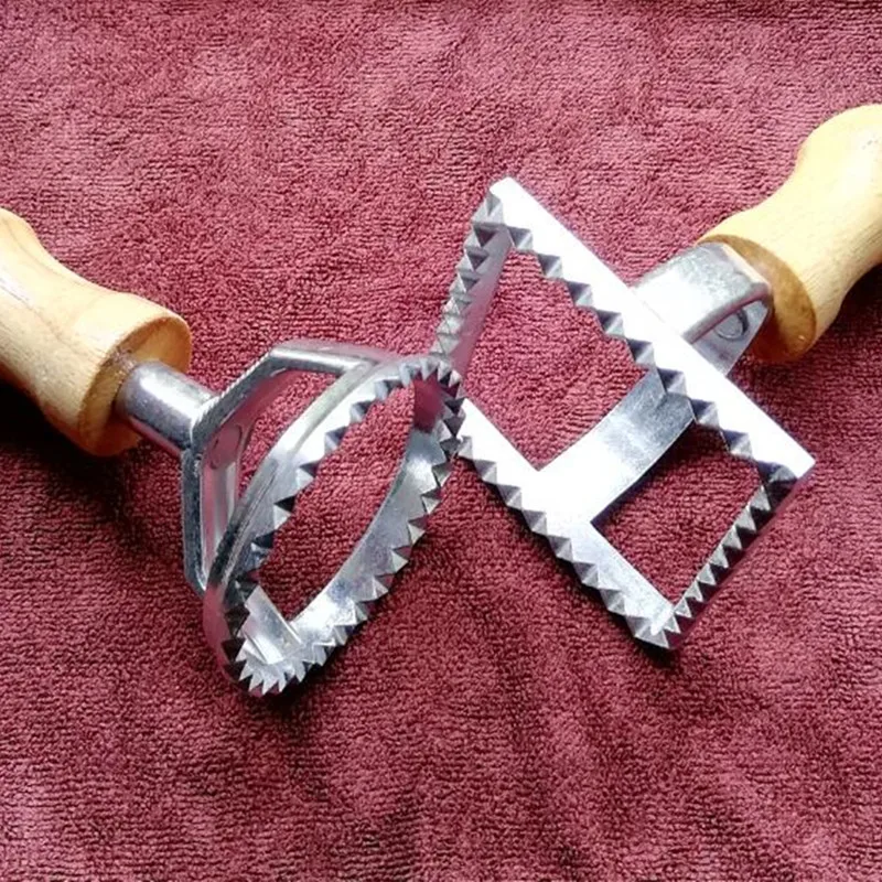 Set Di 4 Stampi Per Ravioli, Stampo Per Ravioli, Accessori Da Cucina Per Tagliabiscotti Utensili Per La Pasta Con Manico In Legno E Bordo Scanalato Per Pasta Ripiena Ravioli E Pasticcini 90905795