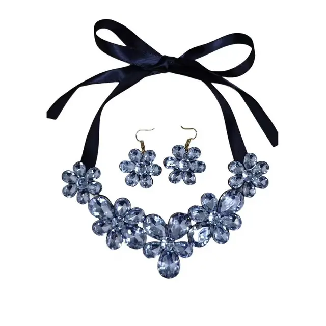 독특한 송진 소재 멀티 컬러 꽃 목걸이: 매력적인 보석 선물