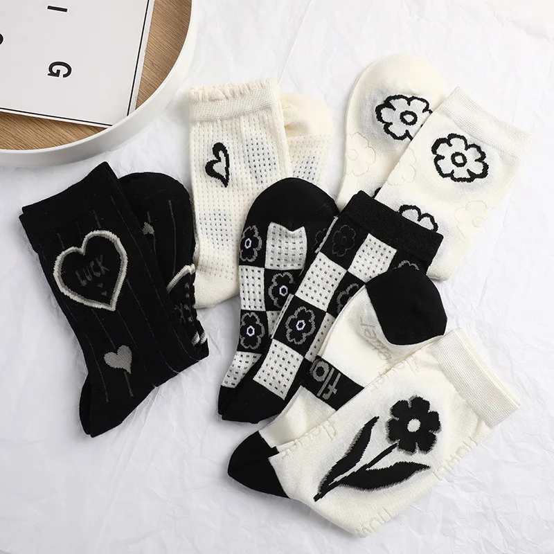 

Socks Women Stockings Female Black White Summer Breathable Student Leisure Sport Sock Cotton Love Flower Print Plaid Checked Sox