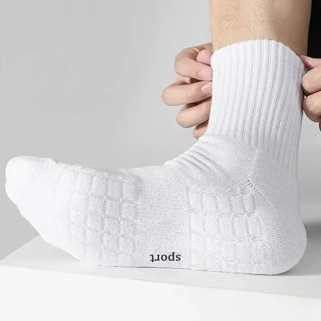 Chaussettes de sport respirantes et absorbant la sueur à fond épais pour hommes avec coussin inférieur pour la course à pied chaussettes de sport professionnelles pour hommes 4 Chaussettes de sport respirantes et absorbant la sueur à fond épais pour hommes avec coussin inférieur pour la course à pied chaussettes de sport professionnelles pour hommes 4
