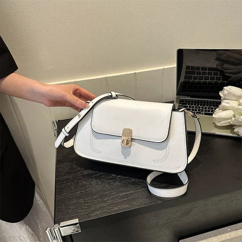 Spring Fashionable Small Women's Bag Hot Sale Of The Season New Casual Korean Mini Square Bag Simple Ins Single Shoulder Crossbo