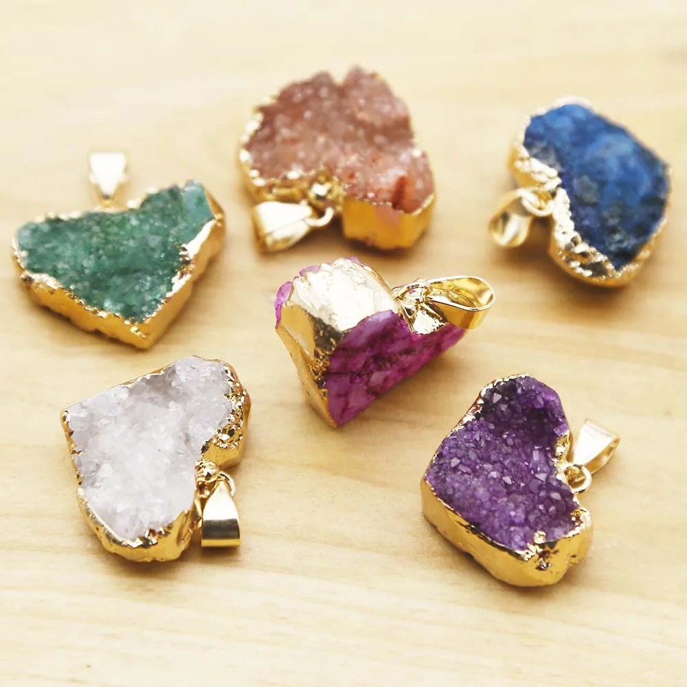 Natural Crystal Cluster Electroplated Edge Heart Shape Pendant Colorful Necklace Agate Tooth Love Sweater Chain Accessories 8Pcs