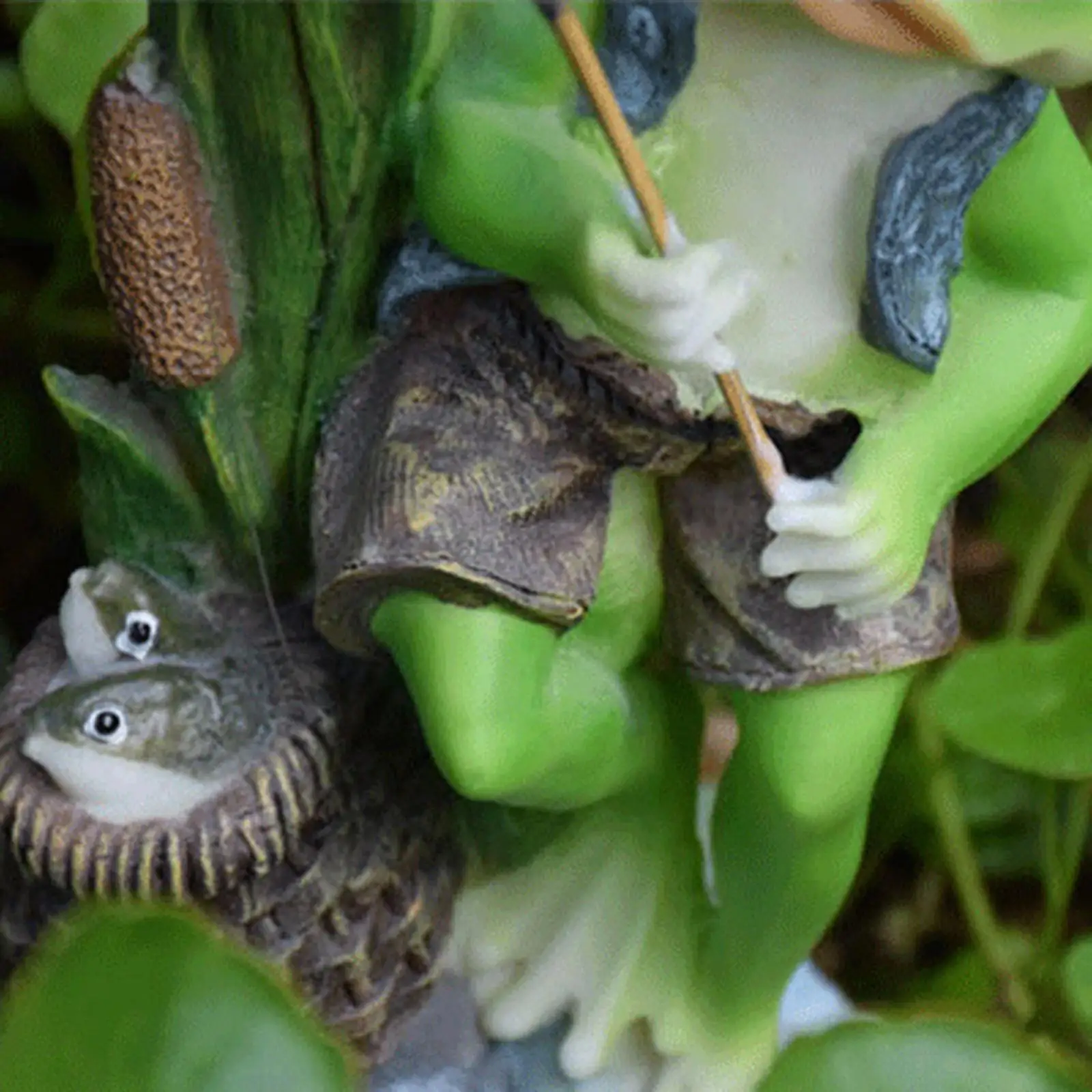 Solar Frog Statue Light 5