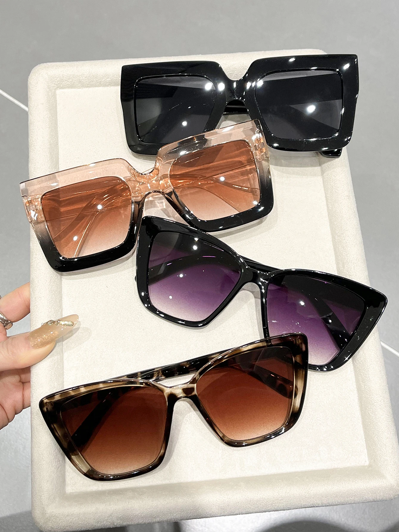 4PCS Classic Fashion Cat Eye&Square Plastic Frame Women Sunglasses For Men Daily Life Shades Eyewear Accessories.