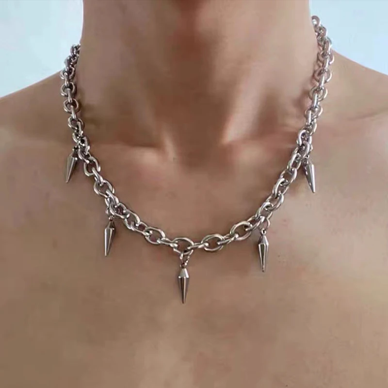 OIDEA Collana Girocollo da Donna Uomo in Pelle Collana Punk Rock con Anello Circolare alla Moda Colore Marrone Regalo Perfetto