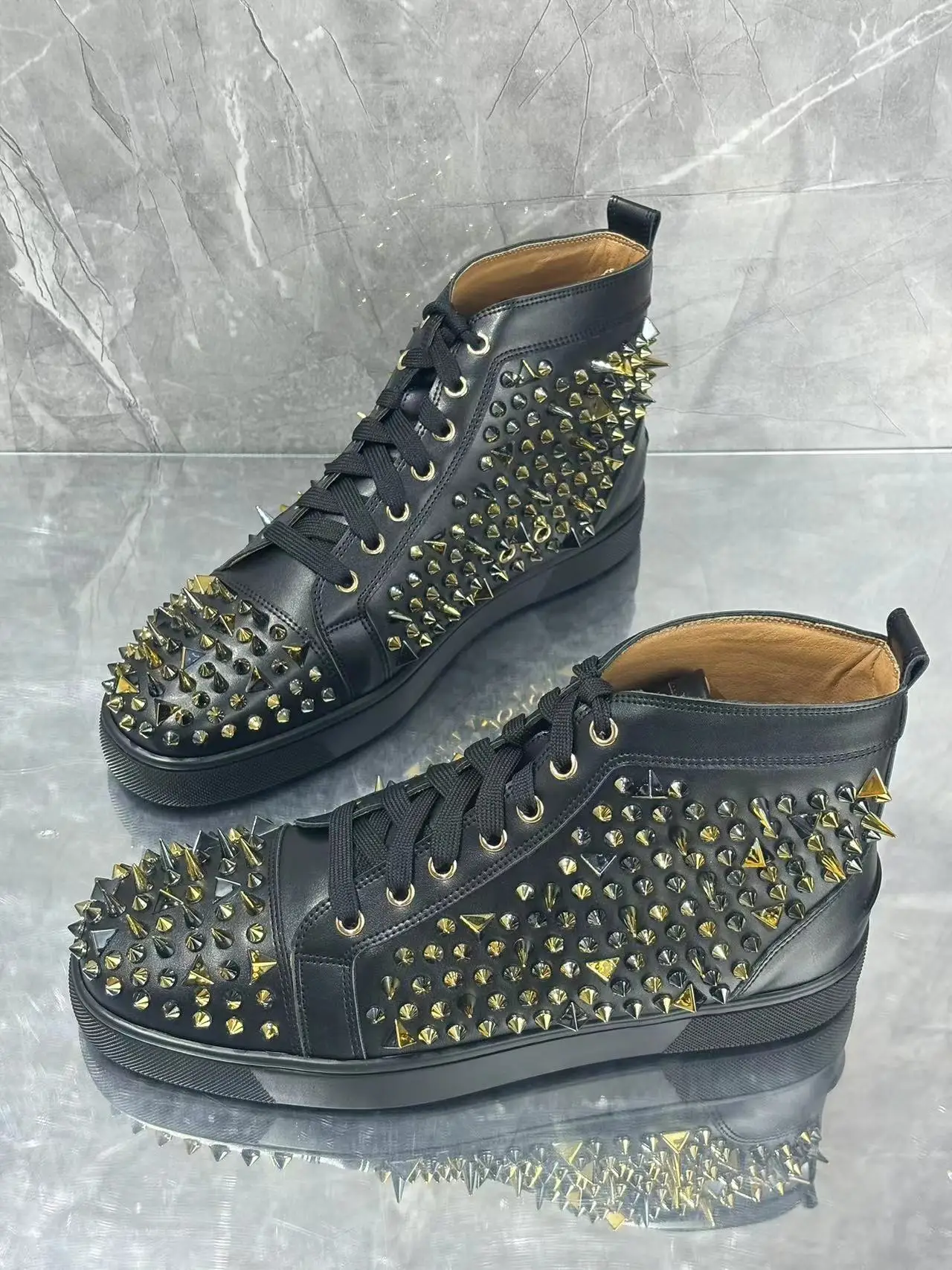 

Luxury rivet Boots Men's shoes designer sneakers men high tops rivet fashion Casual Platform shoe