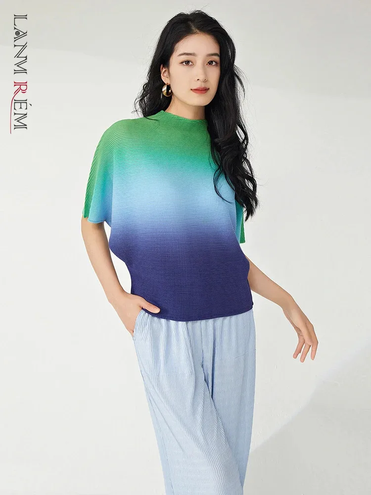 

LANMREM Pleated Casual T-shirt For Women Stand Color Batwing Sleeve Gradient Loose Tops 2024 Female Summer New Clothinig 2Z1392