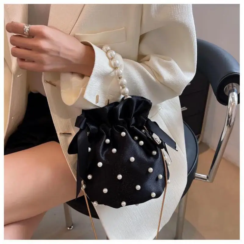 Pearl Handbag Women 2023 European And American Fashion Pleated Personalized Foreign Style Chain Cross Body Bucket Bag For Women