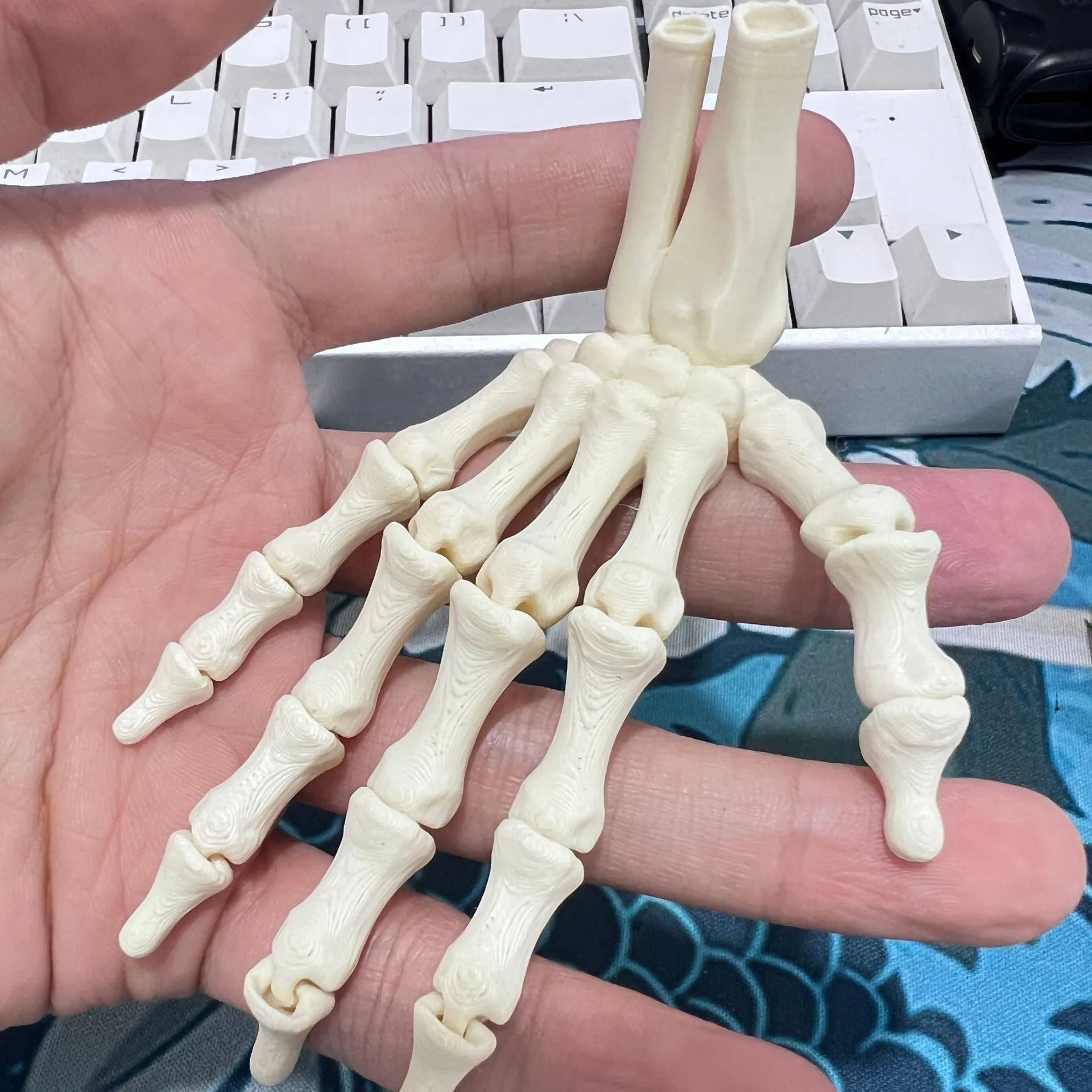 Skeleton Garden Ground Stakes Skull Head Hand for Halloween Yard Ground Insert Holiday Party Decor Ghost Hand Desktop Ornament