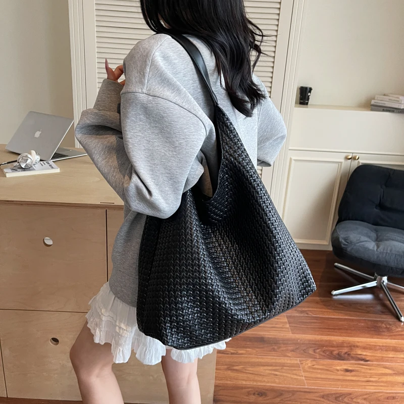 Fashionable Large Capacity Woven Tote Bag Single Shoulder Bag Handbag Simple Design Summer 2025 New Arrival from Mainland