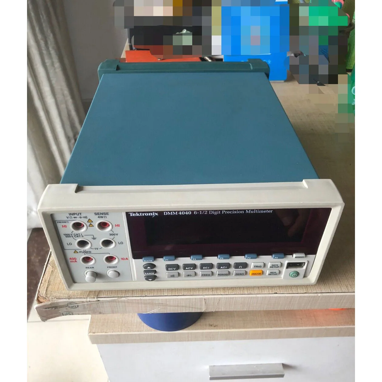

Цифровой прецизионный мультиметр Tektronix DMM4040 6-1/2