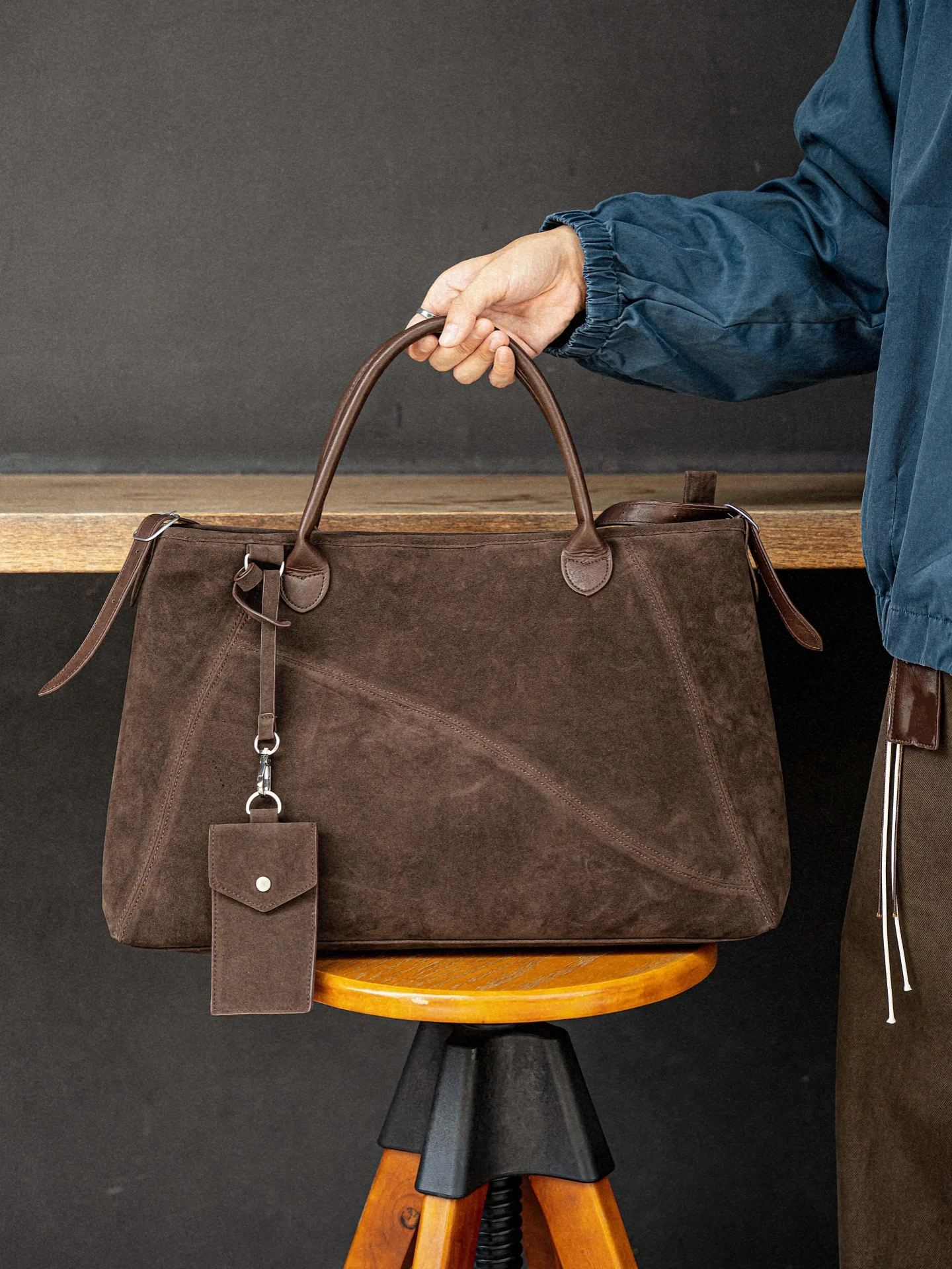 Minimalist Large Capacity Commuter Tote Bag Fashionable Retro Single Shoulder Bag Simple Design Soft PU Material Mobile Phone Po